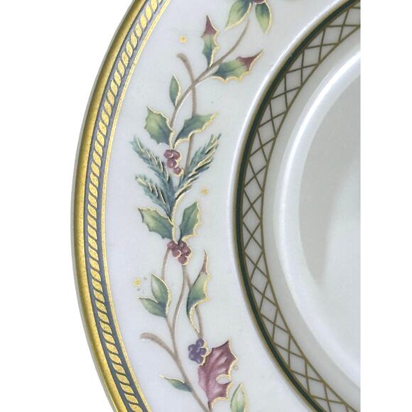 Fitz and Floyd Retired 'Winter Holiday' 6.5" Bread and Butter Plate - Picture 2 of 5